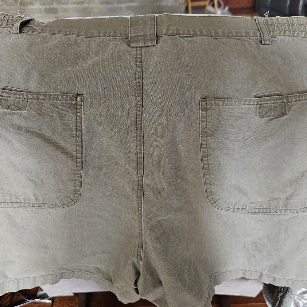 Cabela's Men's Olive Cargo Shorts